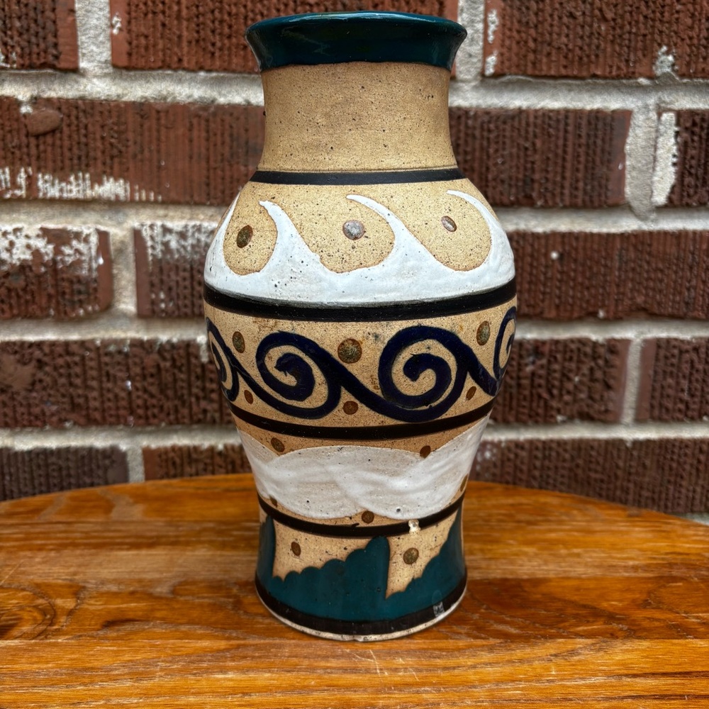 Vintage Tonola Mexico Clay Vase Handmade Signed - Picture 2 of 8